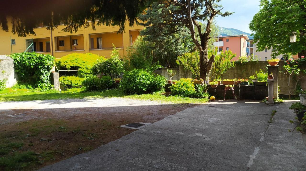 Il Giardino Dei Fiori Appartement Mandello del Lario Buitenkant foto